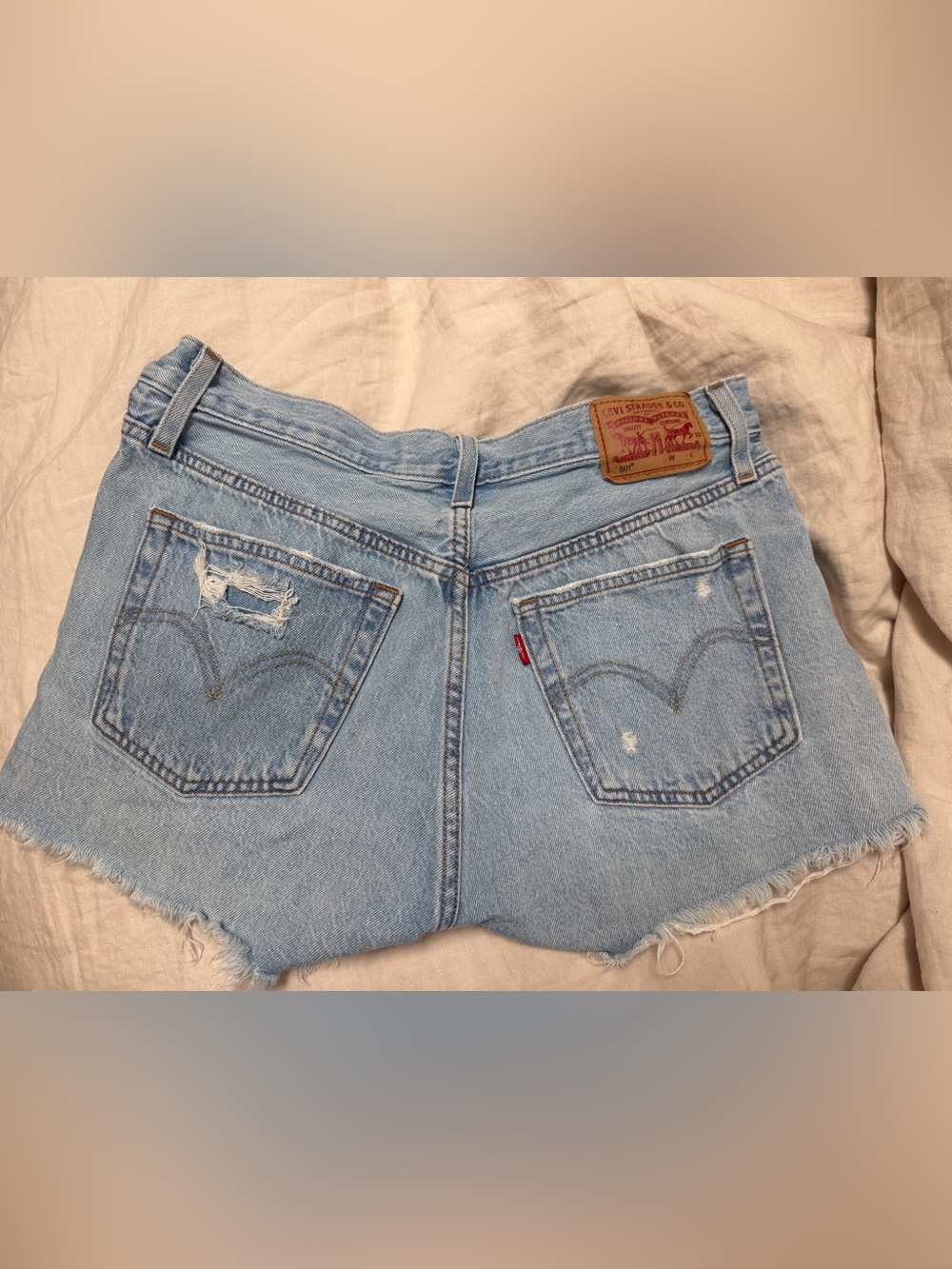Levi 501 shorts size 7